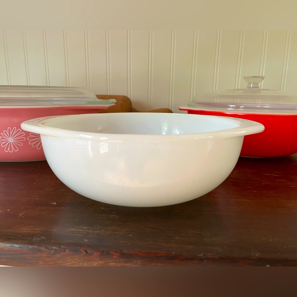 SOLD Vintage Pyrex Opal White Casserole Dish❤️ - Picture 2 of 12